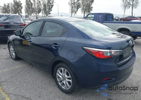 2017 Toyota Yaris Ia из США, поврежденный, VIN 3MYDLBYV6HY185047